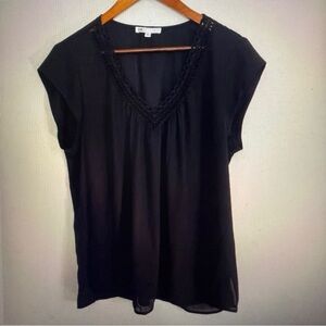 Dr 2 Woman Black Lace V Neck Short Sleeve Lightweight Pullover Top Size L